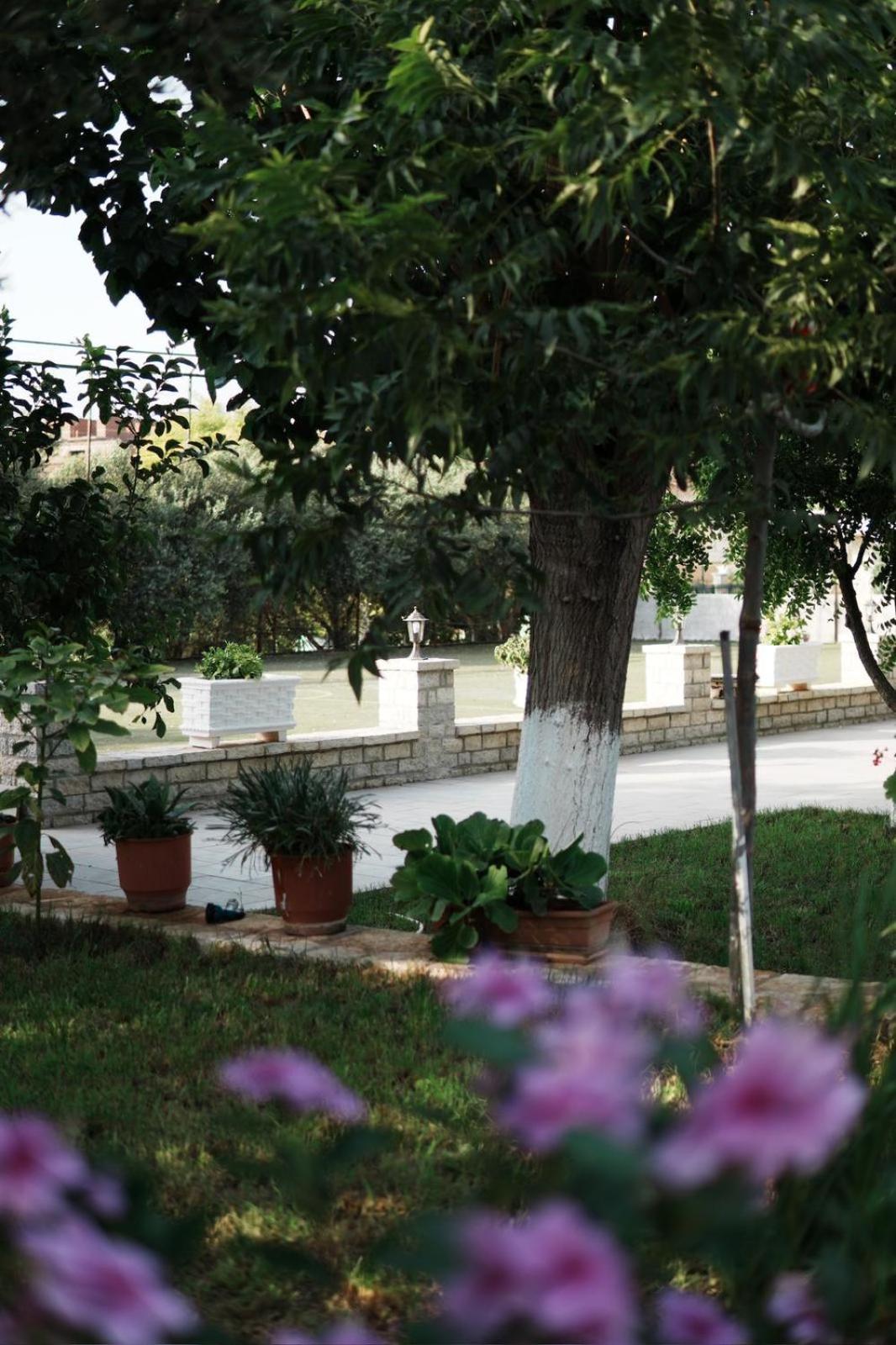 Gardenia Rooms Sarandë Esterno foto
